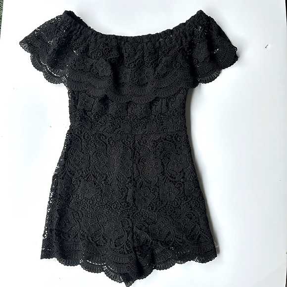 ASTR off the shoulder lace romper - Picture 2 of 3